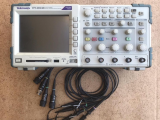 TEKTRONIX TPS2024B - 4 İzole Kanal Dijital 200MHz  Osiloskop